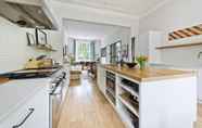 Others 6 Gorgeous Stylish Interior Designed 5 Bed Home in Holland Park - Superb Location