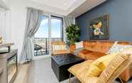 Others 6 Stylish Downtown 1BR Condo - Superb Views