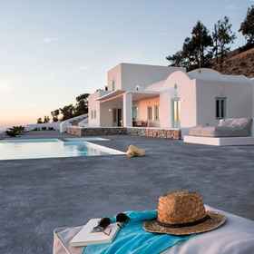 Primary image 1 Sleeps8-parking-garden-pool-sunsets-barbeque, Hotel Pantai Caldera