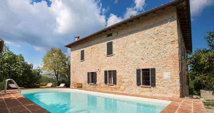 Lainnya Nice Independent Country House With Pool and View on the Castle-cascina Arcangelo