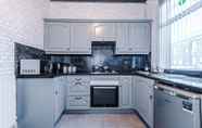 Lainnya 6 Stunning 3-bed House in Bradford