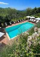 Primary image Spoleto Splashcasa Piscinaslps 4wifidishwasher - Very Pretty Setting nr Pool