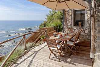 Others 4 Seafront Apartment in a Splendid Position Overlooking the Sea-vistamare