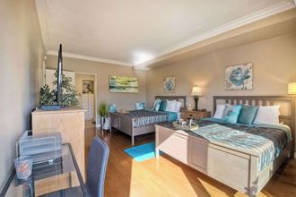 Others 4 Southern Exposure w/ Private Balcony