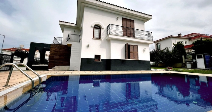 อื่นๆ Separate Villa With Pool and Garden in Lefkosa