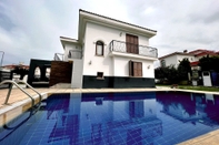 อื่นๆ Separate Villa With Pool and Garden in Lefkosa