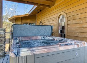 Others 4 Mountain Valley Revival - Brand New Renovations, Close To Town, Panoramic Mountain Views!! 2 Bedroom Cabin by RedAwning