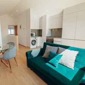 Room 1 Modern Stylish Apartment III by Vacationy, St. Ignatius Zoo Hotels