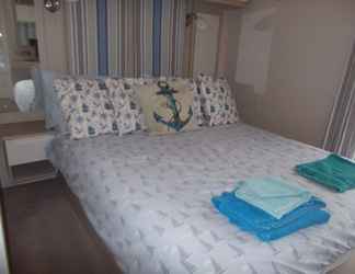 Lain-lain 2 Stunning 3-bed Caravan in Abergele