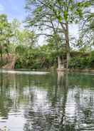 Imej utama Gruene Outpost River Lodge