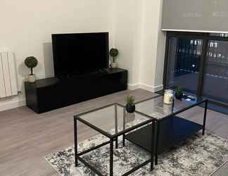 Lain-lain 2 Beautiful 1-bed Apartment in Barking