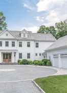 Imej utama Classic New England Estate With Modern Appeal 5 Bedroom Estate by Redawning