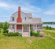 Others 5 Waterfront Colonial - Best Views On The Island! 4 Bedroom Home by Redawning