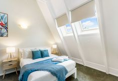 その他 6 A Home away from Home - Netflix -Parking