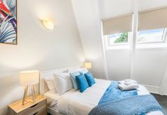 その他 3 A Home away from Home - Netflix -Parking