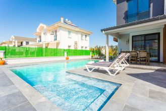 Others 4 Exclusive Paradise Collection