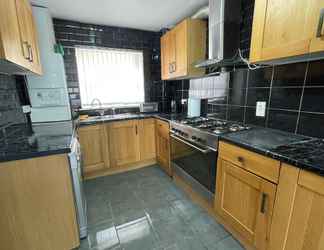 Lain-lain 2 New! 4 Bedroom London House With Garden and Lawn