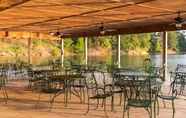 อื่นๆ 7 Mountain Harbor King Guest Room on Lake Ouachita by Redawning