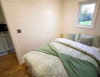 อื่นๆ 2 1-bed pod Cabin in Beautiful Surroundings Wrexham