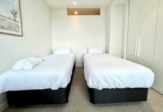 Others 4 Readyset Apartment on Emerald