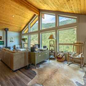 Primary image1Nothomb Hill 3 Bedroom Home by RedAwning,克利基塔特县飯店