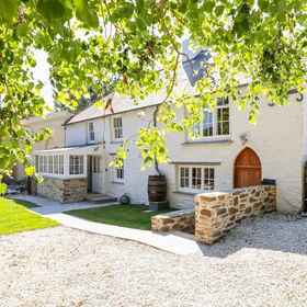 Primary image 1 Trewince Manor Cottage, Deviock Hotels