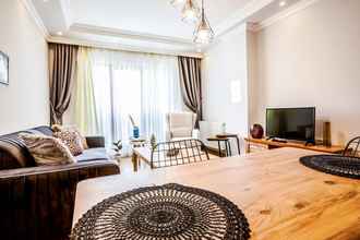 Others 4 Central and Spacious Flat in Istanbul Atasehir