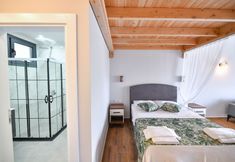 Others 6 Red Moon Suites