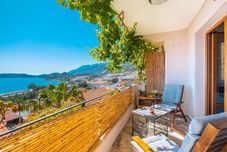 อื่นๆ Barış Apart