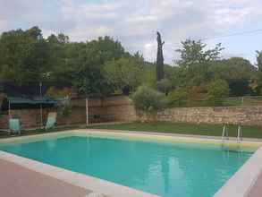 Others 4 Beautiful 2-bed Apartment With Pool Access