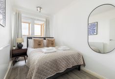 Others 7 The Canary Wharf Collection