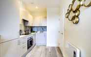 Lainnya 6 Beautiful 1-bed Apartment in Cheam, Sutton