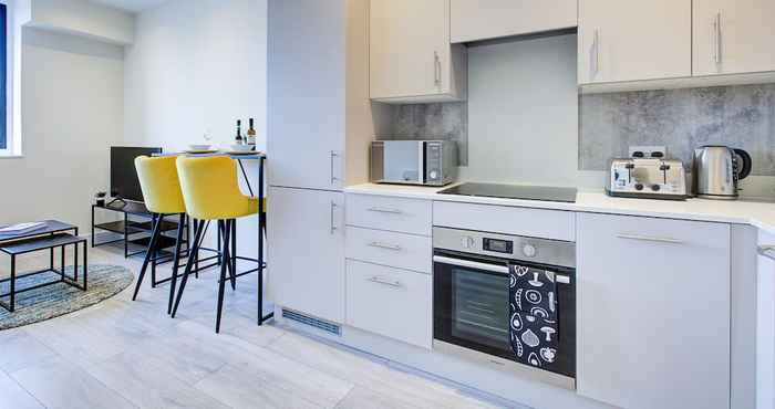 Lainnya Beautiful 1-bed Apartment in Cheam, Sutton