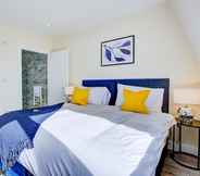 Lainnya 3 Charming 2-bed Apartment in Cheam, Sutton