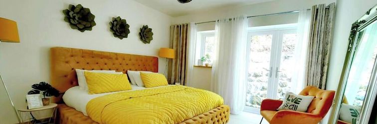 Others 4 Bed Villa Sleeps 8 -private Terrace-free Parking