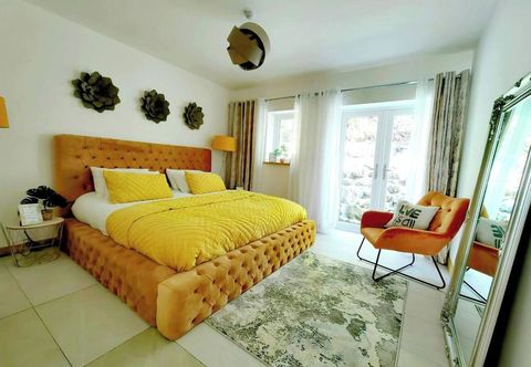 Others 4 Bed Villa Sleeps 8 -private Terrace-free Parking