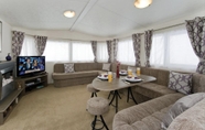 Khác 6 Stunning 4-bed Caravan in Mablethorpe Sleeps 10