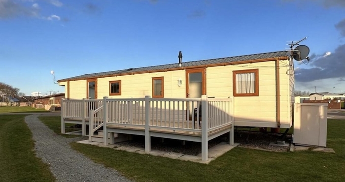 Khác Stunning 4-bed Caravan in Mablethorpe Sleeps 10