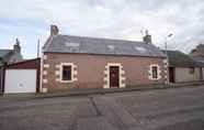 Others 6 Spacious Three Bedroom Family Home for a Comfortable Holiday in Portknockie