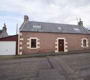 Others 6 Spacious Three Bedroom Family Home for a Comfortable Holiday in Portknockie