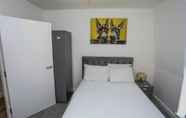Lainnya 4 Immaculate 2-bed Apartment in London