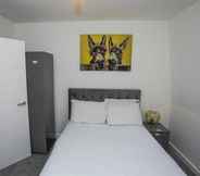 Lainnya 4 Immaculate 2-bed Apartment in London