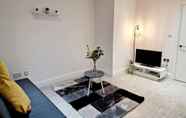 Lain-lain 2 Deluxe 2 Bed Apartment in Uxbridge