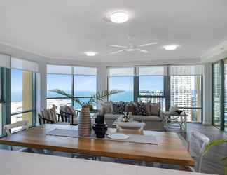 Others 2 Stunning 3-bed Apt in Surfers Paradise w/ Parking