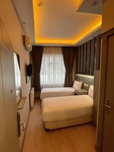 Lain-lain 4 Crowned Plus Hotel