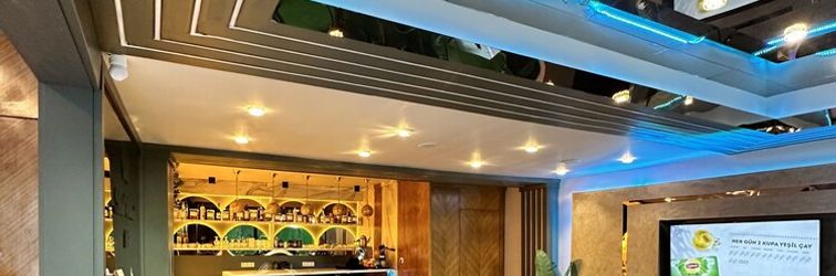 Lain-lain Crowned Plus Hotel