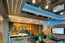 Lain-lain Crowned Plus Hotel