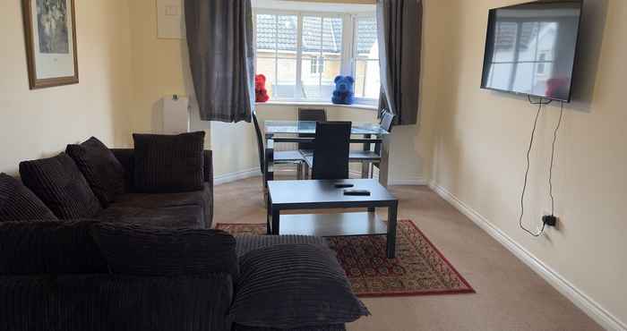 Lainnya Lovely 2 Bedroom Family Holiday Home in London