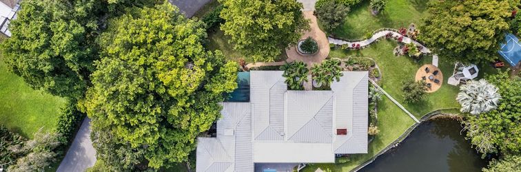 Others 8BR Gem With Pool, Lake View & Tons of Amenities!