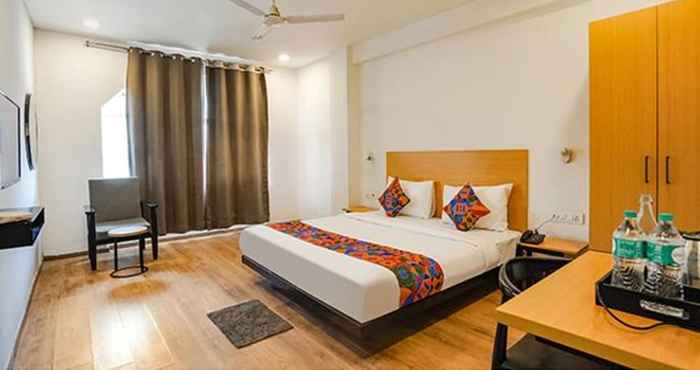 Lain-lain Fabhotel Santosh Palace